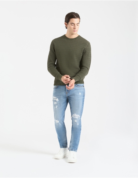 Regular fit jeans with rips