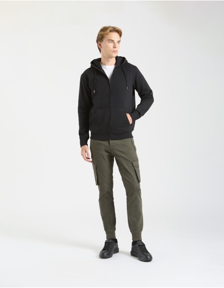 Pantaloni cargo con elastico alle caviglie